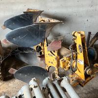 Aratro bivomere Moro