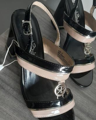 Sandali nuovi nr. 37