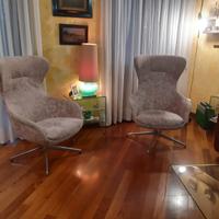 Coppia di poltrone  di design.