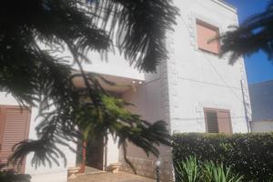 Villa bifamiliare indipendente