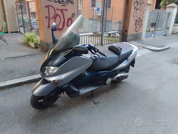 Yamaha T Max - 2006