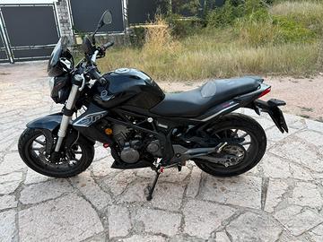 Benelli 302 con soli 7000 km