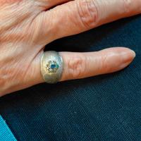 Anello esagonale con 2 pietre azzurre Vintage