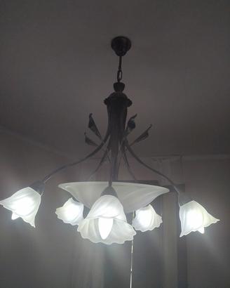 Lampadario in ferro battuto fatto artigianale 