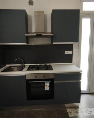 Cucina Completa di Elettrodomestici – Come nuova