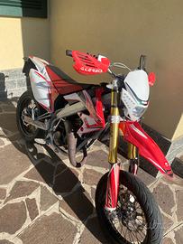 Moto Vent 50 Motard Derapage
