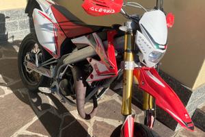 Moto Vent 50 Motard Derapage