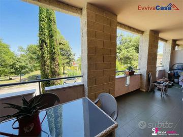 Ampio appartamento con terrazzi abitabili, box aut