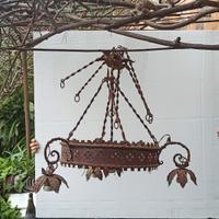 lampadario in ferro battuto vintage