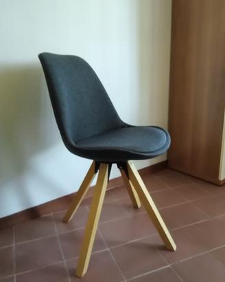 sedia gambe in legno naturale 
