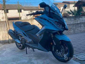 Maxi scooter Kymco