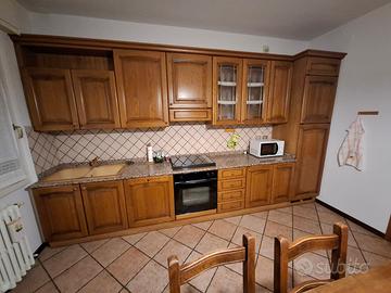 Cucina completa in legno