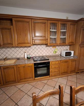 Cucina completa in legno