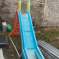 Mega scivolo con attacco per acqua 80 euro