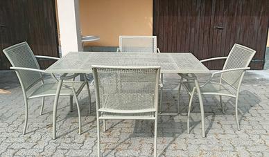 Set tavolo, 4 sedie e panchina