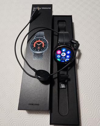 Samsung Galaxy Watch 5 Pro smartwatch orologio