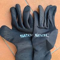 Guanti e calzari sub