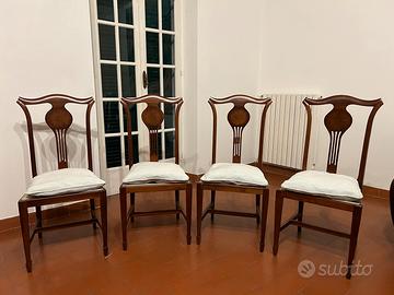 4 Sedie in massello con cuscino