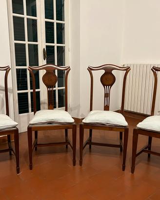 4 Sedie in massello con cuscino