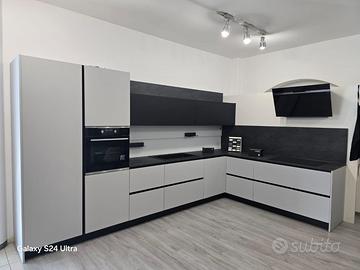 Cucina moderna grigio luce opaco, pronta consegna