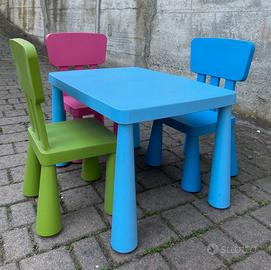 Tavolo e 3 sedie IKEA Mammut per bambini