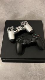 PS4 Slim 500GB + 2 Controller Originali Sony