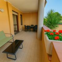 Bilocale con terrazza e giardino 10 min dal mare