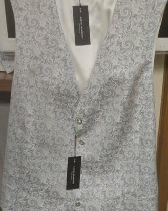 gilet con cravatta abbinata