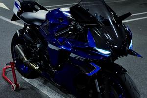Yamaha YZF R1