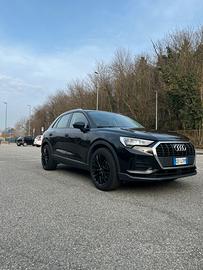 Audi Q3 2021 Buisness