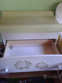 Cameretta Fasciatoio con vaschetta bagno e lettino