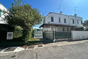 Villetta con giardino privato