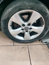  cerchi in lega Opel Zafira  con gomme