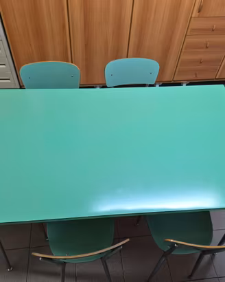 Tavolo verde in formica + 6 sedie vintage anni '70