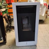 Stufa a Pellet Karmek one 8 Kw mod. Bilbao