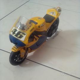 MOTO  MODELLINO  VALENTINO ROSSI VR46 ,IN FOTO