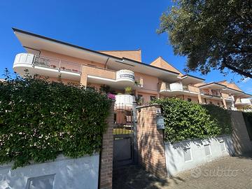 Trilocale via Portogallo 64, Semicentro, Aprilia