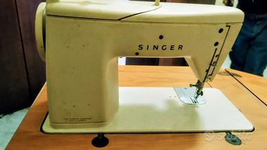Macchina per cucire Singer 700