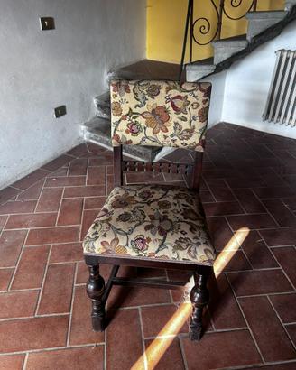 Sedie rivestite in legno