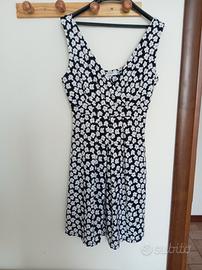 abito a fiori bianco e nero, elegante 