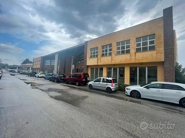 Locale commerciale - 330 mq