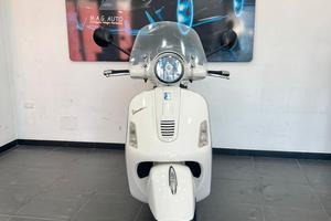 Piaggio Vespa 300 GTS