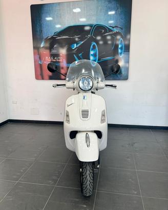 Piaggio Vespa 300 GTS