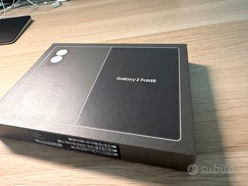 Samsung Galaxy Z Fold 8 con Custodia