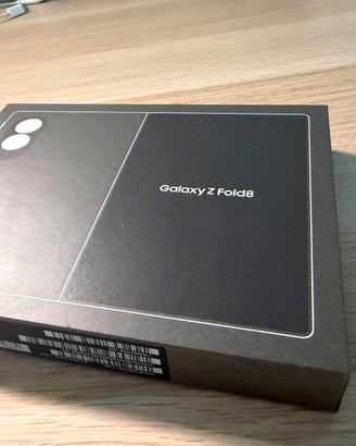 Samsung Galaxy Z Fold 8 con Custodia