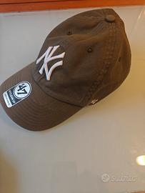 Cappello New Era verde militare