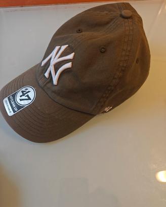 Cappello New Era verde militare