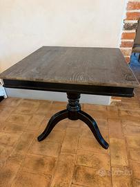 Tavolo quadrato Dialma Brown in rovere massello