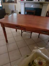 tavolo in legno con 4  cassetti lunghezza,1,80 m 
