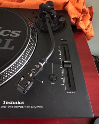 techinics SL 1200 MK7